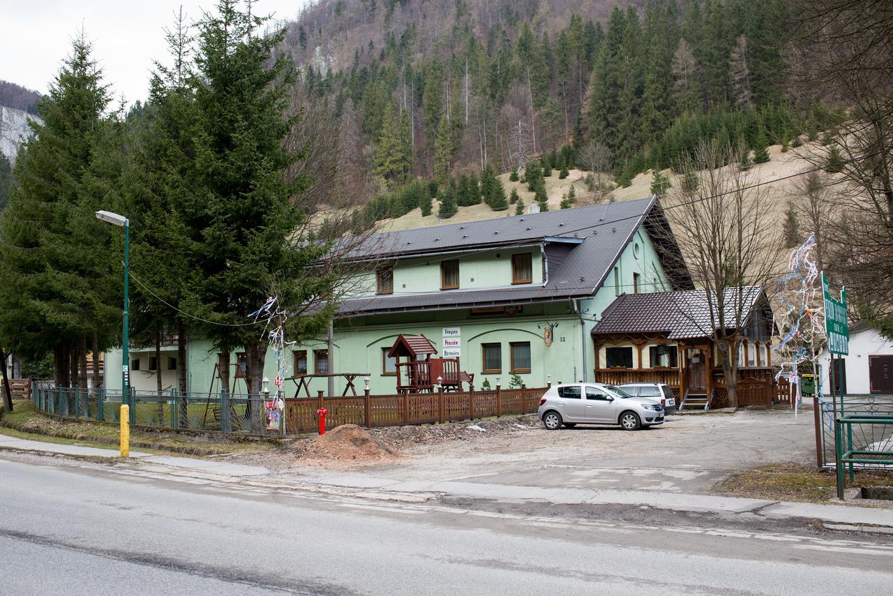 Penzión Borovica Stratená Esterno foto